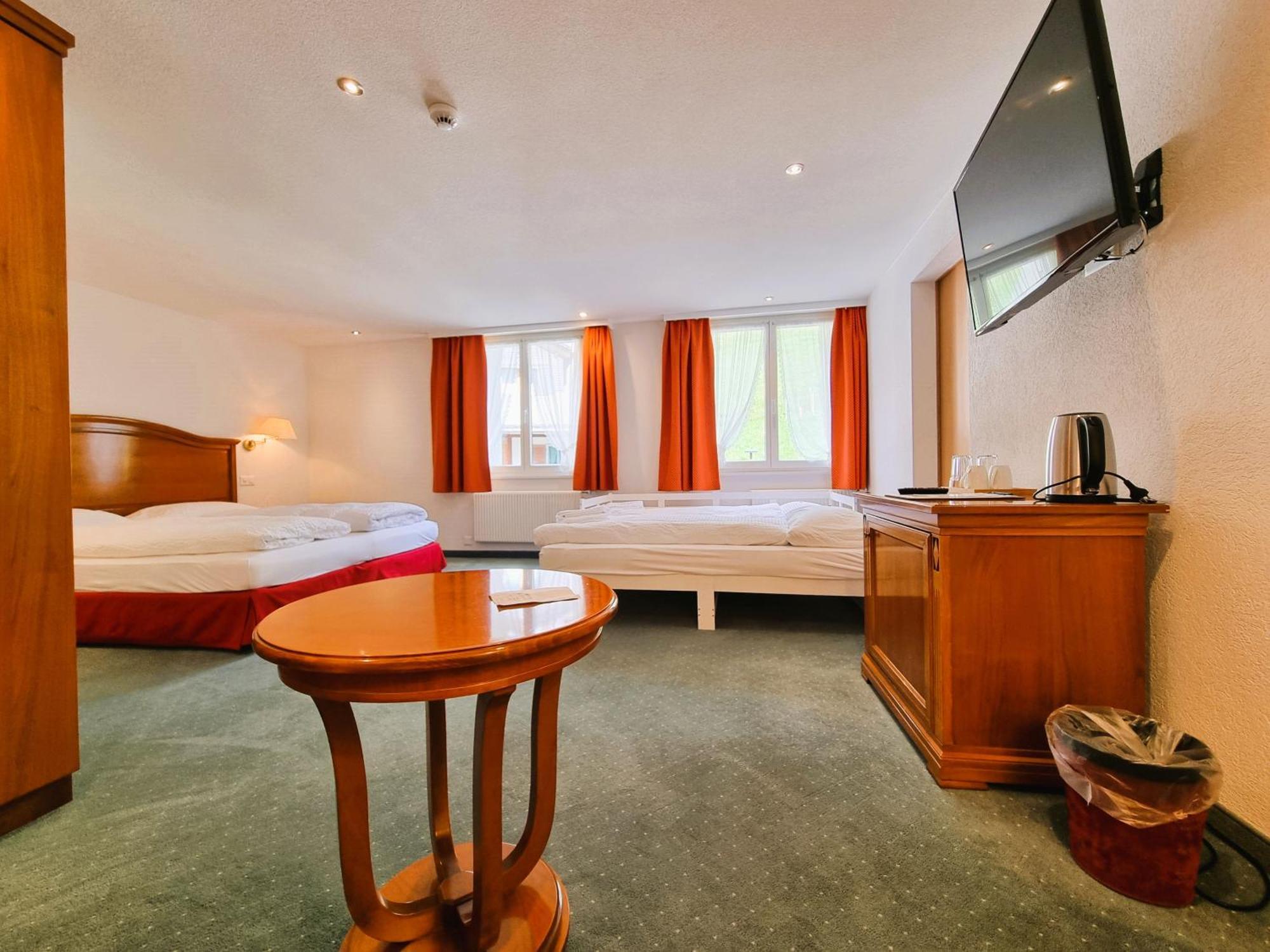 Self-Service Guesthouse Berggeist ซาสฟี ภายนอก รูปภาพ
